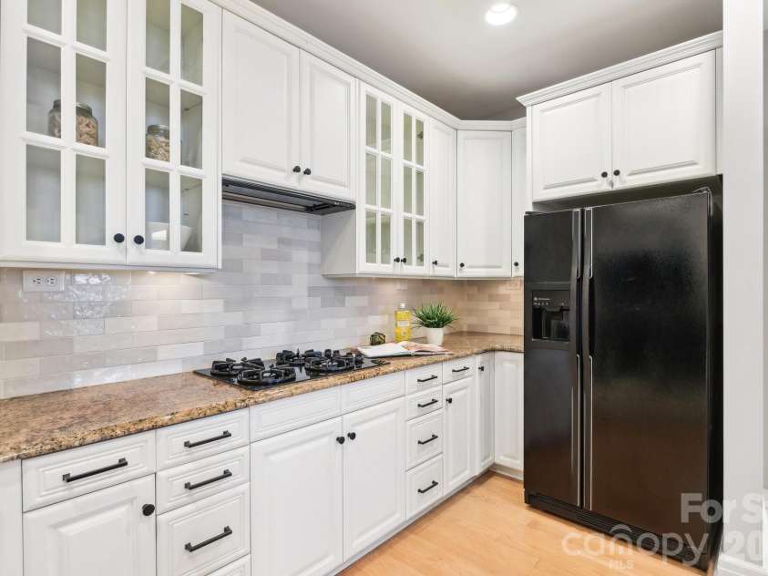 572 Church Street, Charlotte, NC 28202.  MLS# CAR4401122, YatesRealty ID 35431. 