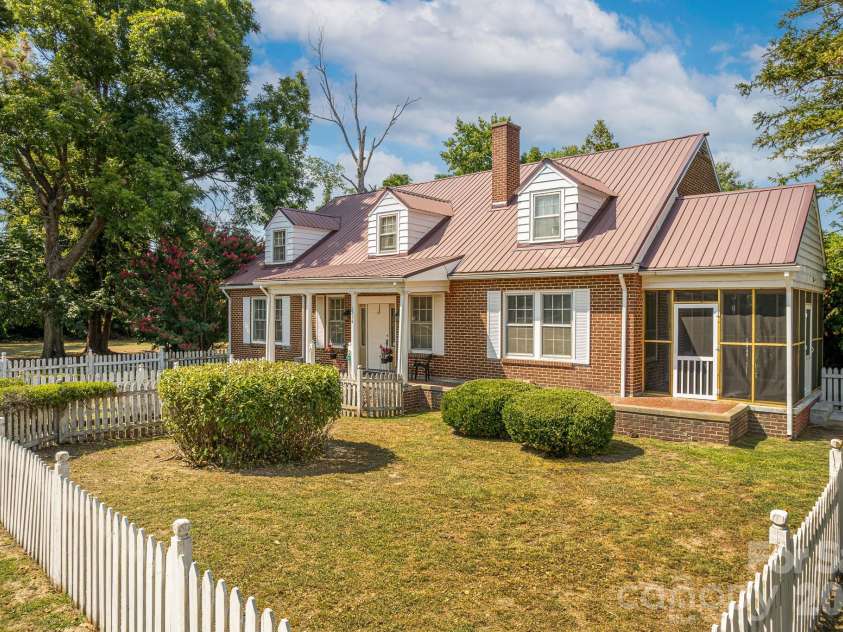 1214 NC 24 And 50 Highway, Warsaw, NC 28398.  MLS# CAR4400592, YatesRealty ID 35432. 
