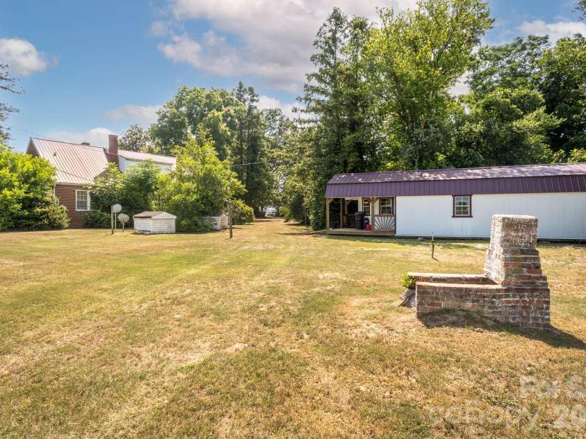 1214 NC 24 And 50 Highway, Warsaw, NC 28398.  MLS# CAR4400592, YatesRealty ID 35432. Back