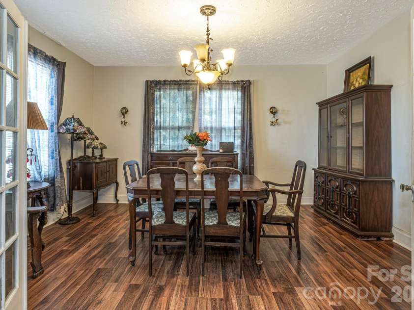 1214 NC 24 And 50 Highway, Warsaw, NC 28398.  MLS# CAR4400592, YatesRealty ID 35432. Formal Dining