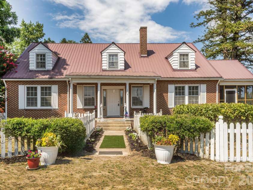 1214 NC 24 And 50 Highway, Warsaw, NC 28398.  MLS# CAR4400592, YatesRealty ID 35432. Front