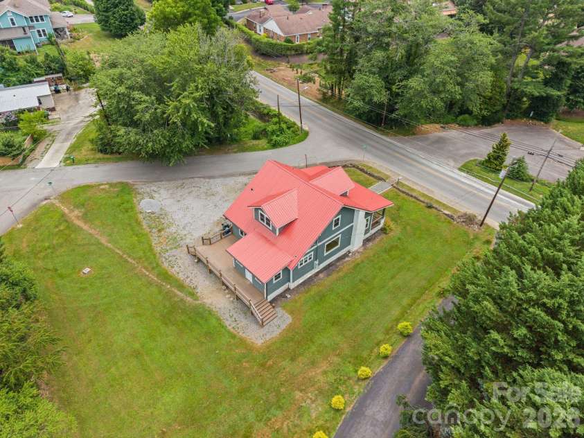 1434 Main Street, Waynesville, NC 28786.  MLS# CAR4400055, YatesRealty ID 35433. 