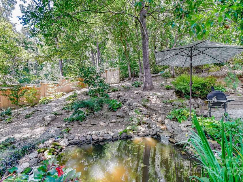 122 Little Jones Mountain Road, Asheville, NC 28805.  MLS# CAR4290697, YatesRealty ID 35435. 