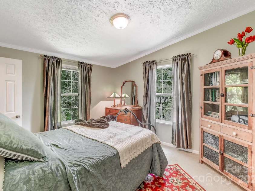 122 Little Jones Mountain Road, Asheville, NC 28805.  MLS# CAR4290697, YatesRealty ID 35435. 