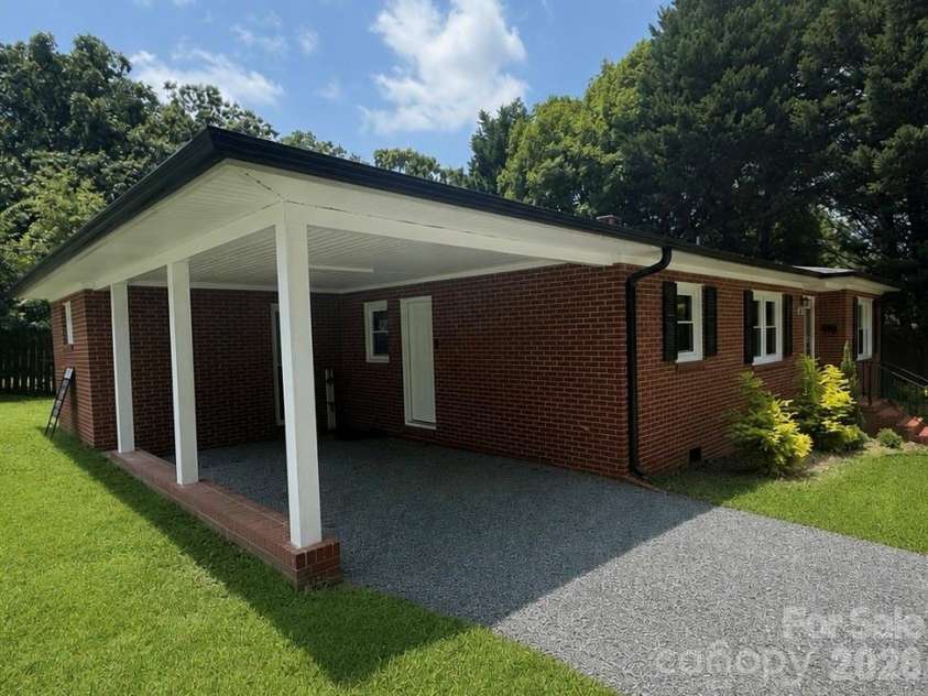 612 Brown Avenue, Albemarle, NC 28001.  MLS# CAR4401077, YatesRealty ID 35435. 