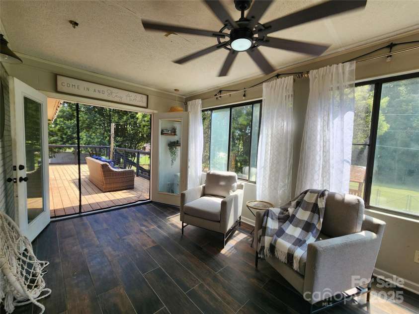 4022 Lynn Circle, Shelby, NC 28152.  MLS# CAR4284820, YatesRealty ID 35436. Upper level Sunroom