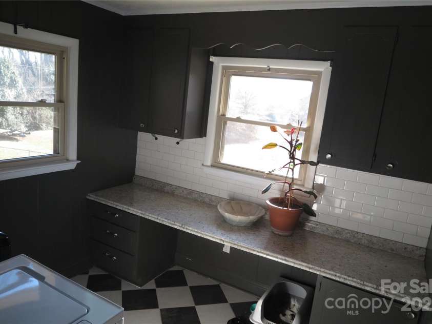 4022 Lynn Circle, Shelby, NC 28152.  MLS# CAR4333272, YatesRealty ID 35436. 