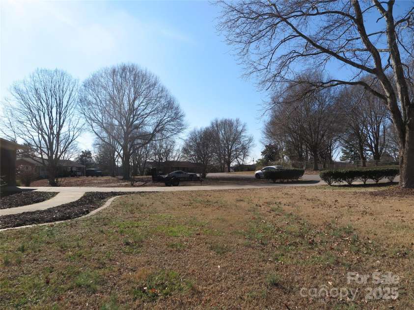 4022 Lynn Circle, Shelby, NC 28152.  MLS# CAR4333272, YatesRealty ID 35436. 