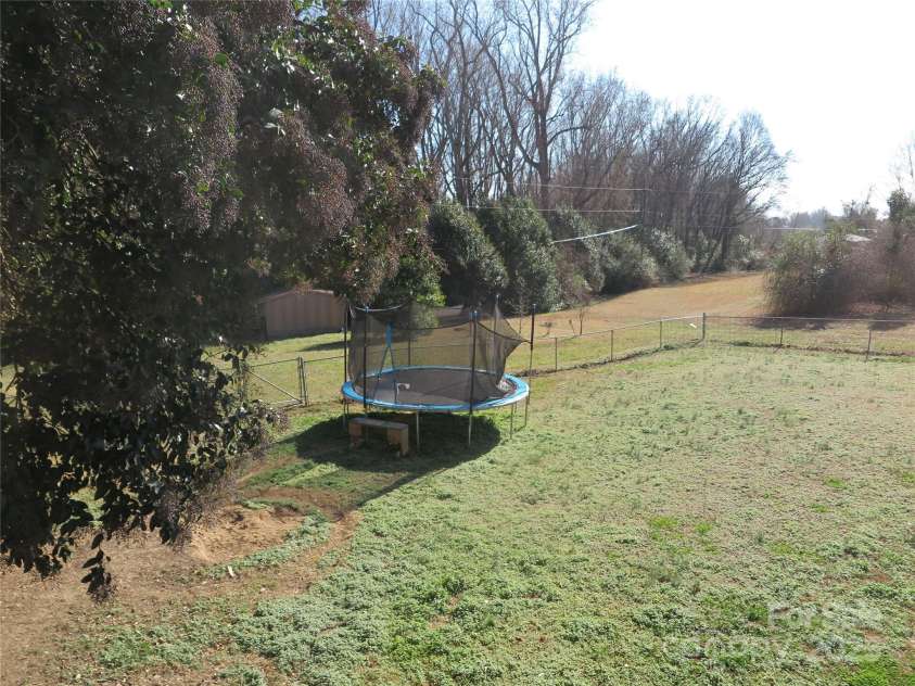 4022 Lynn Circle, Shelby, NC 28152.  MLS# CAR4333272, YatesRealty ID 35436. 