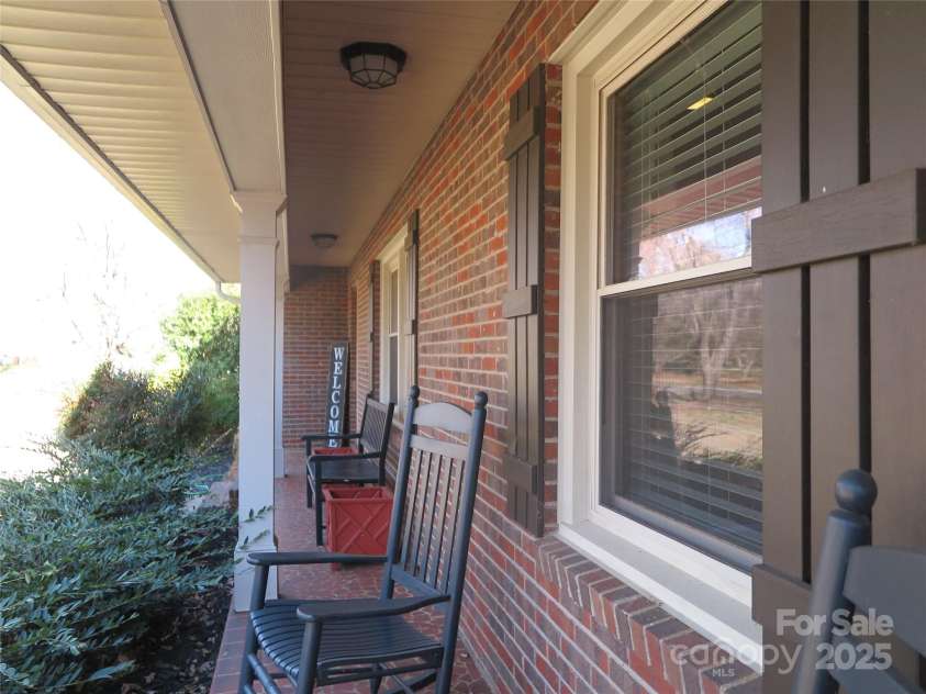 4022 Lynn Circle, Shelby, NC 28152.  MLS# CAR4333272, YatesRealty ID 35436. 