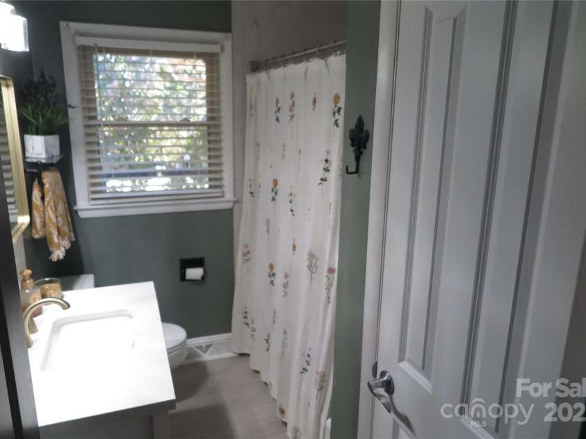 4022 Lynn Circle, Shelby, NC 28152.  MLS# CAR4333272, YatesRealty ID 35436. 