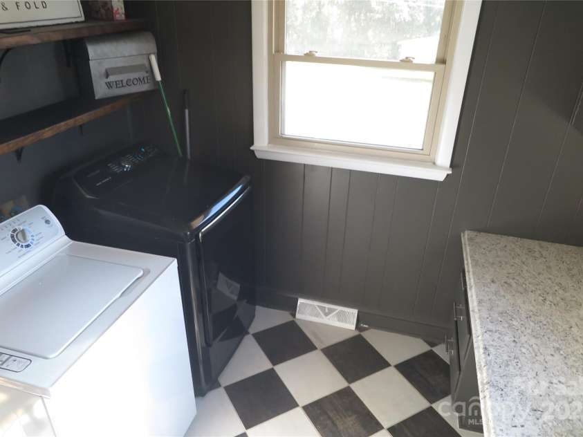 4022 Lynn Circle, Shelby, NC 28152.  MLS# CAR4333272, YatesRealty ID 35436. 