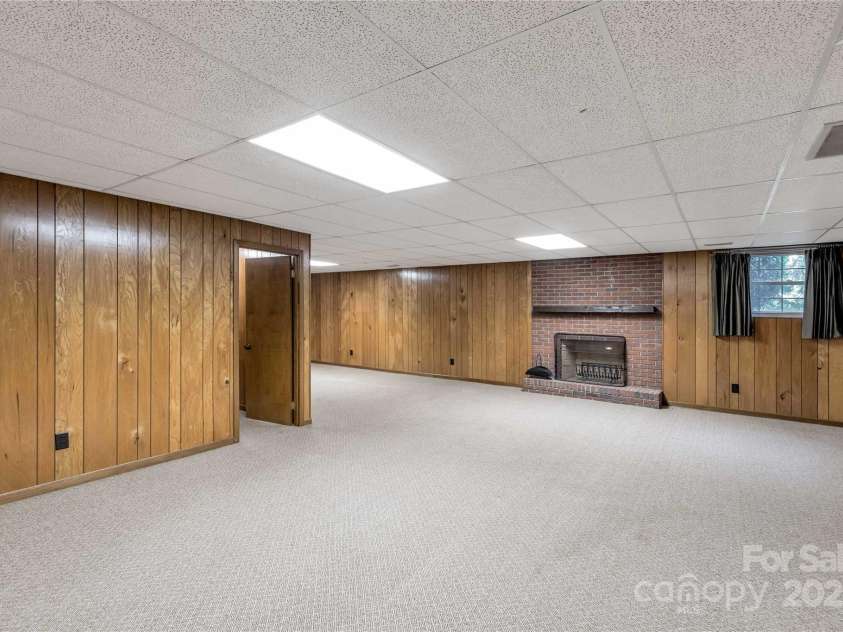 2411 Sandlewood Drive, Gastonia, NC 28054.  MLS# CAR4296248, YatesRealty ID 35438. Basement Bonus/Rec Room
