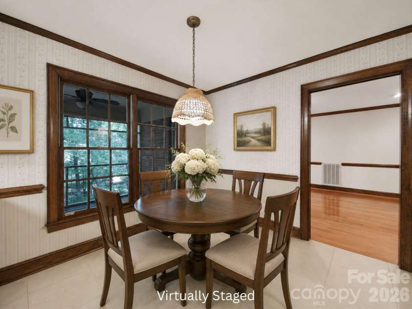 8927 Scarsdale Drive, Mint Hill, NC 28227.  MLS# CAR4365248, YatesRealty ID 35438. Breakfast Area