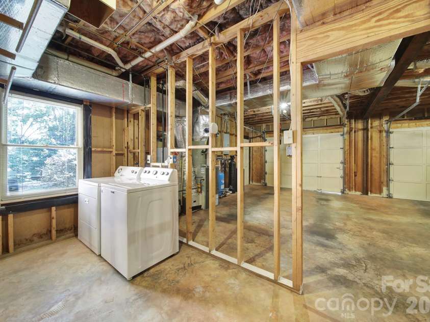 8927 Scarsdale Drive, Mint Hill, NC 28227.  MLS# CAR4365248, YatesRealty ID 35438. Laundry Room