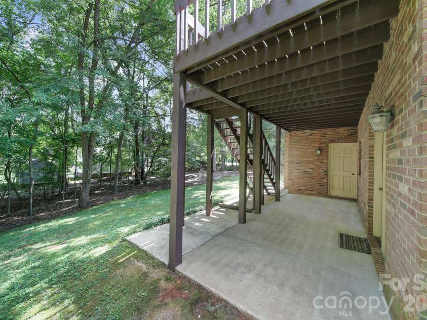 8927 Scarsdale Drive, Mint Hill, NC 28227.  MLS# CAR4365248, YatesRealty ID 35438. Patio