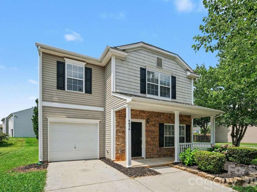 4636 Meadowfield Road, Charlotte, NC 28215.  MLS# CAR4398535, YatesRealty ID 35442. 