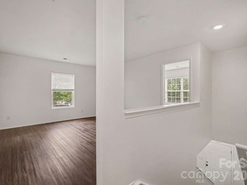 4636 Meadowfield Road, Charlotte, NC 28215.  MLS# CAR4398535, YatesRealty ID 35442. 