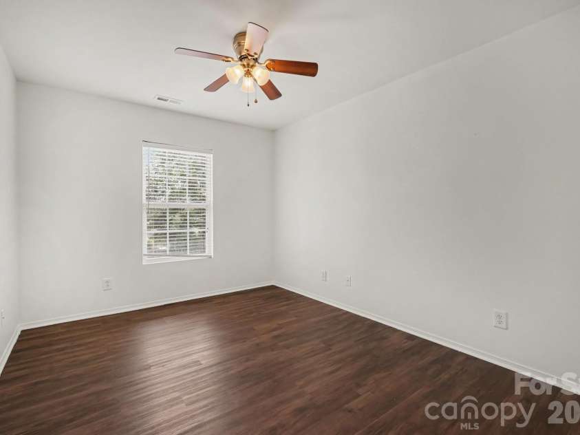 4636 Meadowfield Road, Charlotte, NC 28215.  MLS# CAR4398535, YatesRealty ID 35442. 