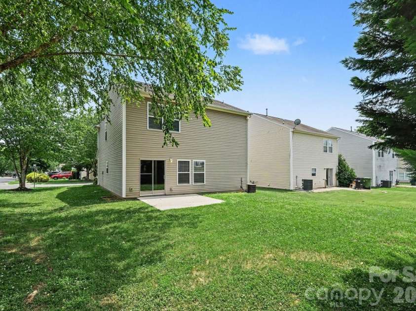 4636 Meadowfield Road, Charlotte, NC 28215.  MLS# CAR4398535, YatesRealty ID 35442. 