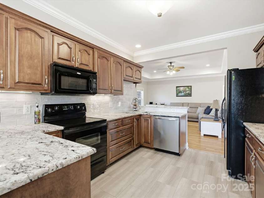 524 Lawyers Road, Indian Trail, NC 28079.  MLS# CAR4326347, YatesRealty ID 35442. Custom Chef's Kitchen