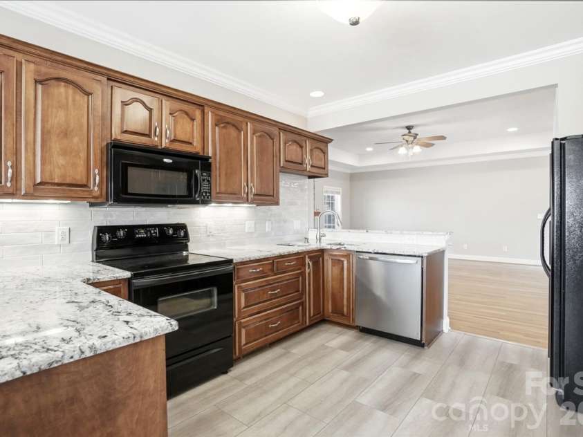 524 Lawyers Road, Indian Trail, NC 28079.  MLS# CAR4326347, YatesRealty ID 35442. Custom Chef's Kitchen