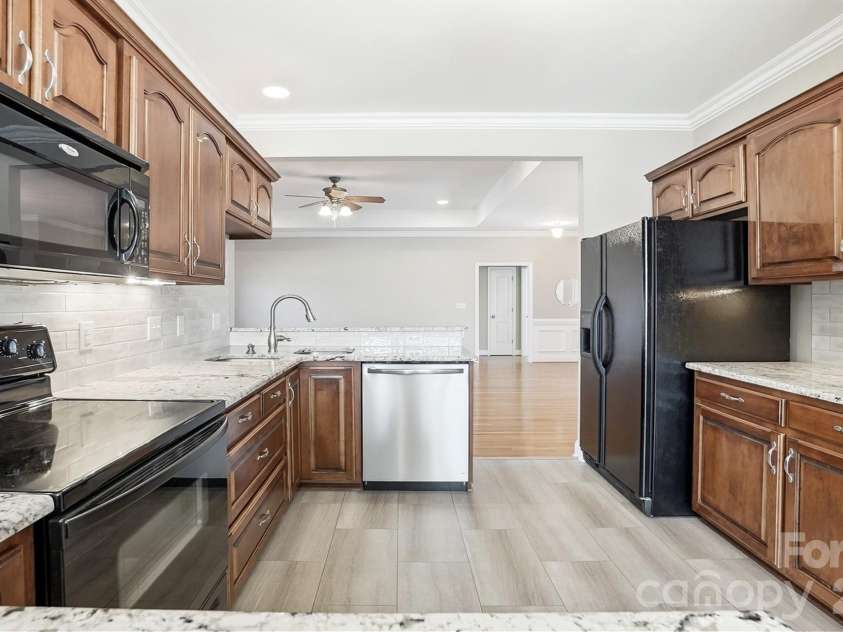 524 Lawyers Road, Indian Trail, NC 28079.  MLS# CAR4326347, YatesRealty ID 35442. Custom Chef's Kitchen