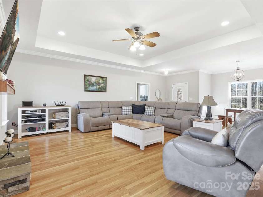 524 Lawyers Road, Indian Trail, NC 28079.  MLS# CAR4326347, YatesRealty ID 35442. Large Living Room with Tray Ceiling