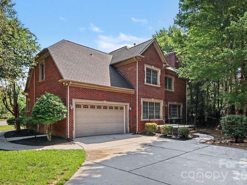 18611 Reflection Rock Court, Davidson, NC 28036.  MLS# CAR4383453, YatesRealty ID 35443. 