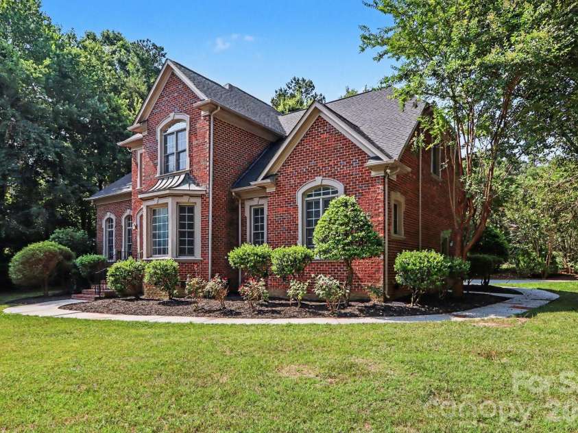 18611 Reflection Rock Court, Davidson, NC 28036.  MLS# CAR4383453, YatesRealty ID 35443. 