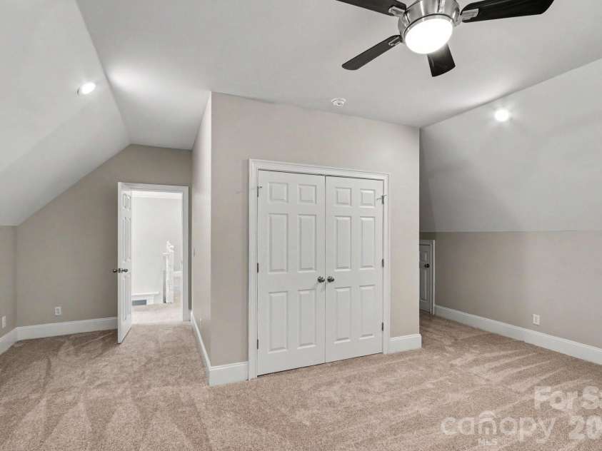 18611 Reflection Rock Court, Davidson, NC 28036.  MLS# CAR4383453, YatesRealty ID 35443. 