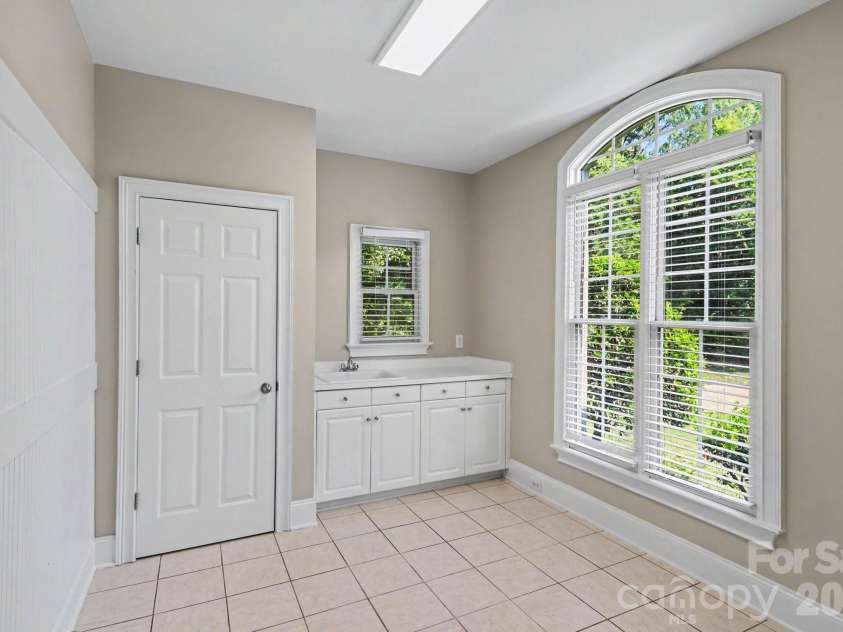 18611 Reflection Rock Court, Davidson, NC 28036.  MLS# CAR4383453, YatesRealty ID 35443. 