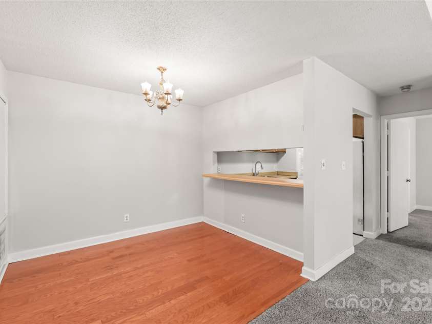 1612 Sharon Road, Charlotte, NC 28210.  MLS# CAR4292881, YatesRealty ID 35444. Dinning room