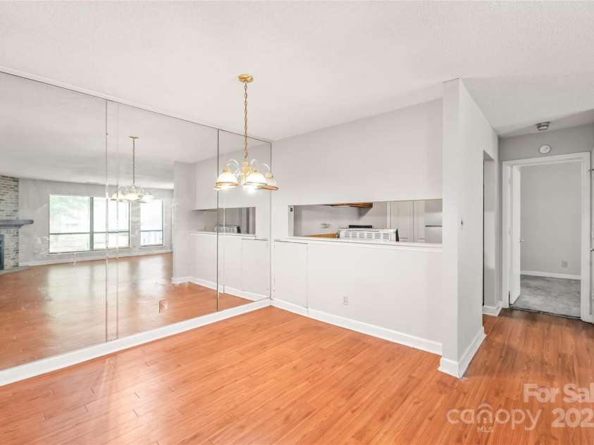 1612 Sharon Road, Charlotte, NC 28210.  MLS# CAR4292950, YatesRealty ID 35444. Dinning Room