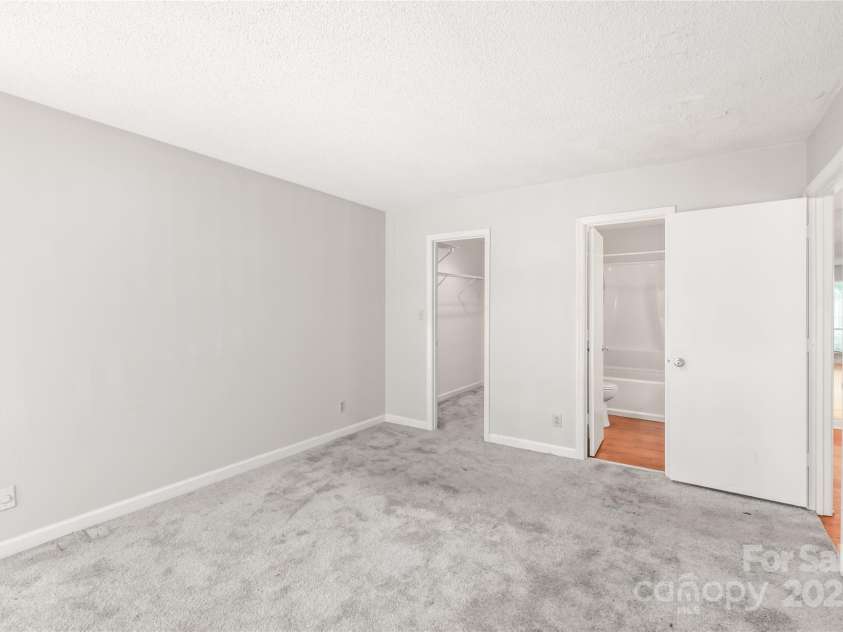 1612 Sharon Road, Charlotte, NC 28210.  MLS# CAR4292950, YatesRealty ID 35444. Primary Bedroom