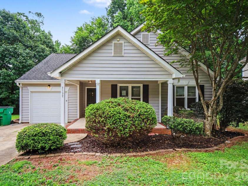 2732 Black Walnut Lane, Charlotte, NC 28262.  MLS# CAR4398539, YatesRealty ID 35444. 