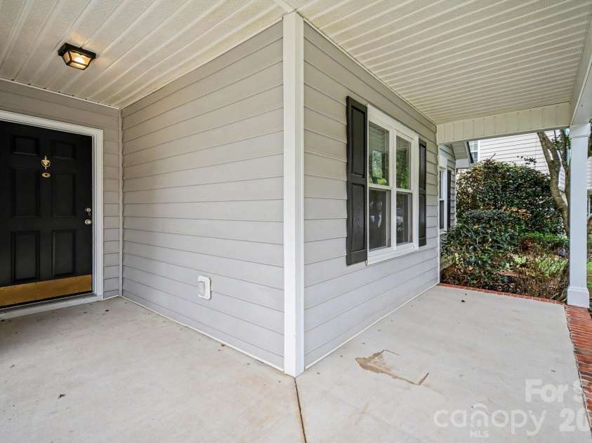 2732 Black Walnut Lane, Charlotte, NC 28262.  MLS# CAR4398539, YatesRealty ID 35444. 