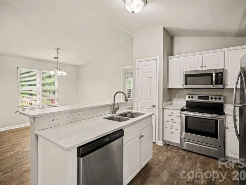 2732 Black Walnut Lane, Charlotte, NC 28262.  MLS# CAR4398539, YatesRealty ID 35444. 