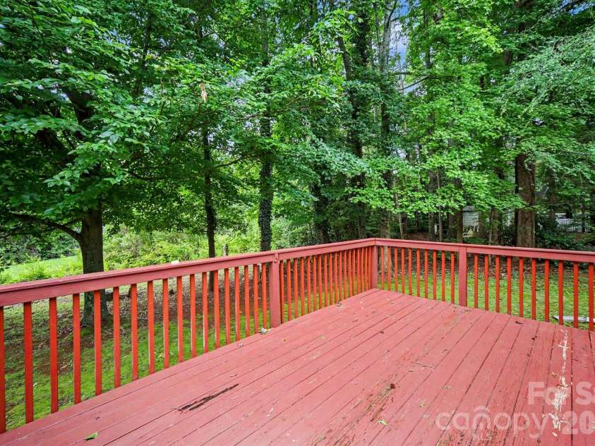 2732 Black Walnut Lane, Charlotte, NC 28262.  MLS# CAR4398539, YatesRealty ID 35444. 