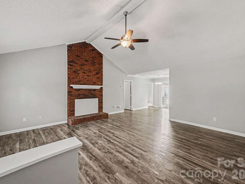 6804 Streamside Drive, Charlotte, NC 28212.  MLS# CAR4398997, YatesRealty ID 35445. 