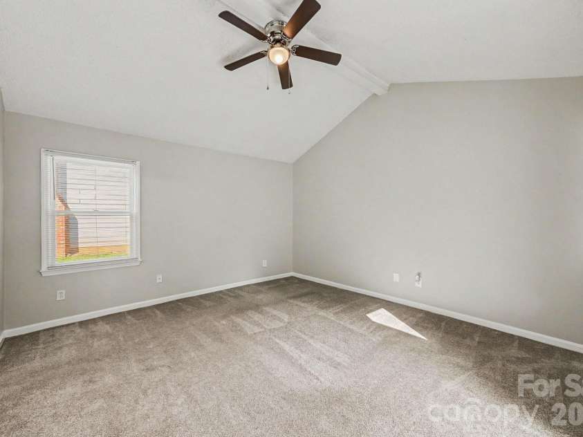 6804 Streamside Drive, Charlotte, NC 28212.  MLS# CAR4398997, YatesRealty ID 35445. 