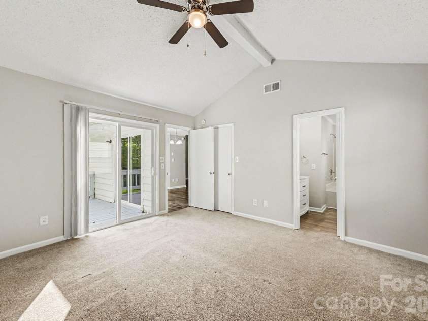 6804 Streamside Drive, Charlotte, NC 28212.  MLS# CAR4398997, YatesRealty ID 35445. 