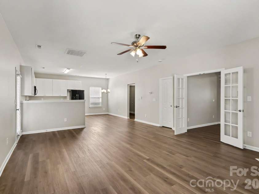 8120 Nikki Cole Drive, Charlotte, NC 28215.  MLS# CAR4392295, YatesRealty ID 35446. 