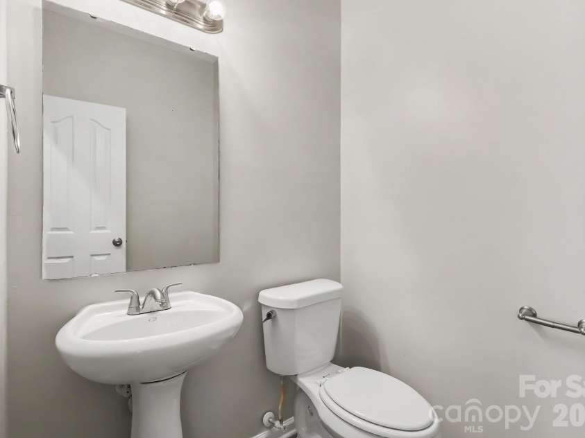 8120 Nikki Cole Drive, Charlotte, NC 28215.  MLS# CAR4392295, YatesRealty ID 35446. 