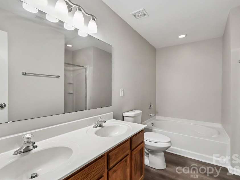 8120 Nikki Cole Drive, Charlotte, NC 28215.  MLS# CAR4392295, YatesRealty ID 35446. 