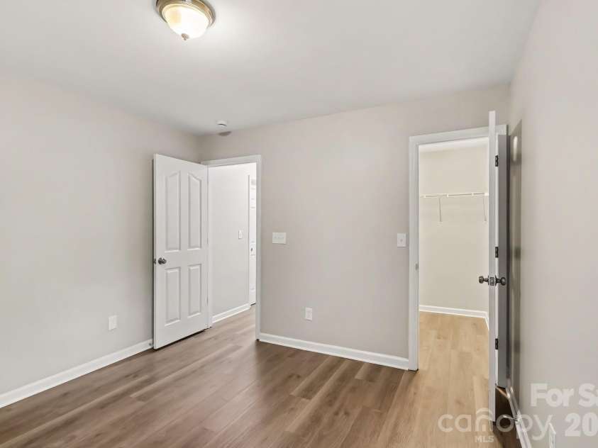 8120 Nikki Cole Drive, Charlotte, NC 28215.  MLS# CAR4392295, YatesRealty ID 35446. 