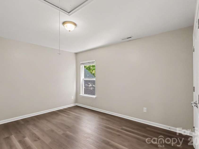 8120 Nikki Cole Drive, Charlotte, NC 28215.  MLS# CAR4392295, YatesRealty ID 35446. 