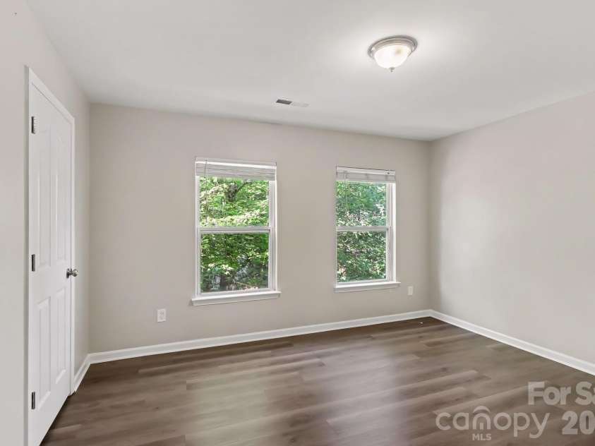 8120 Nikki Cole Drive, Charlotte, NC 28215.  MLS# CAR4392295, YatesRealty ID 35446. 