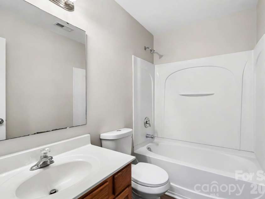 8120 Nikki Cole Drive, Charlotte, NC 28215.  MLS# CAR4392295, YatesRealty ID 35446. 