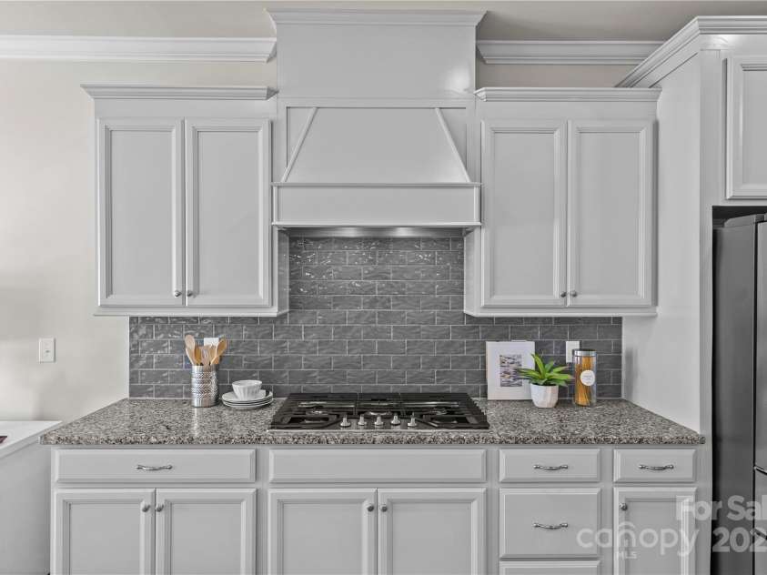 17034 Carolina Pine Row, Charlotte, NC 28278.  MLS# CAR4295905, YatesRealty ID 35447. 